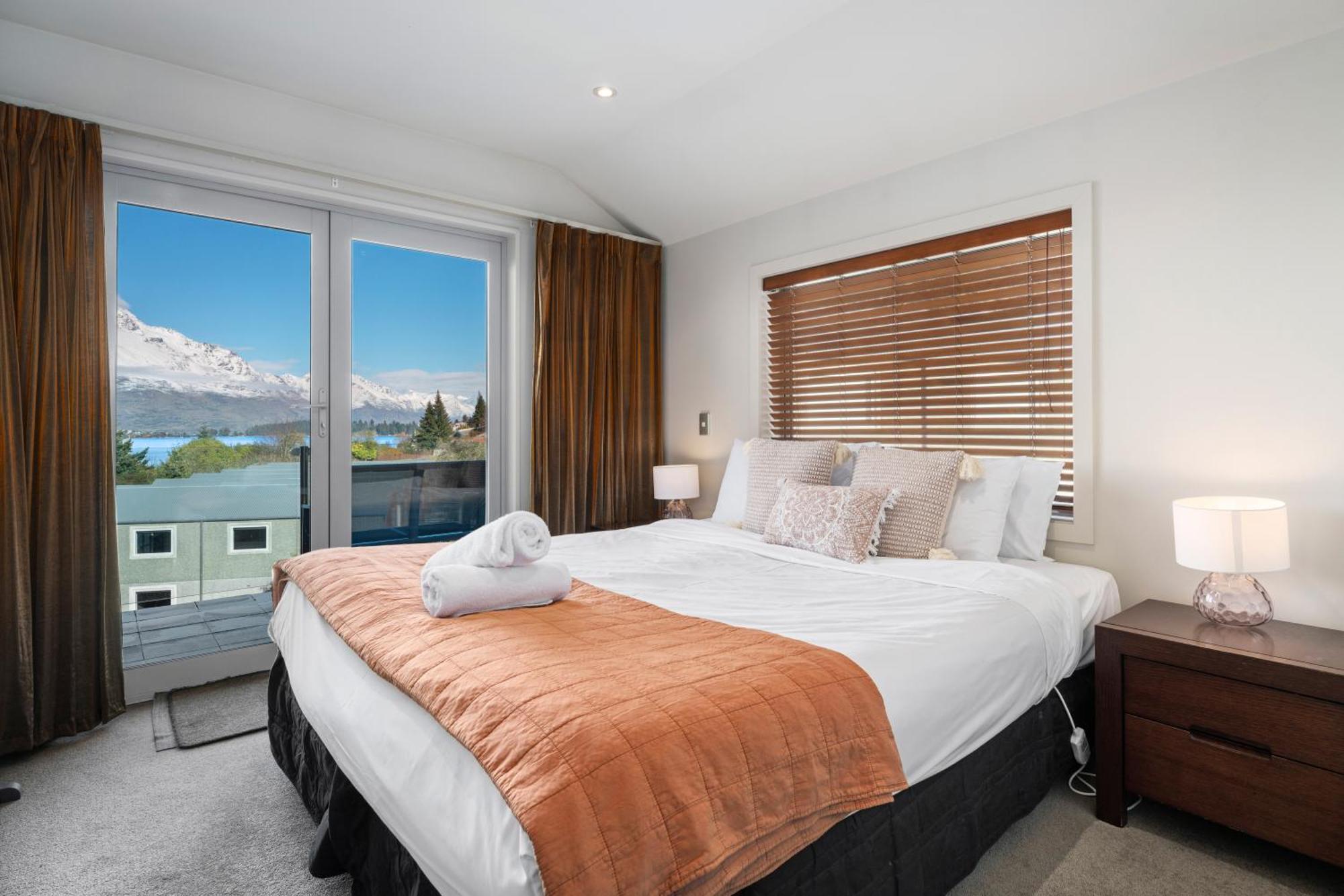 Lakefront Living - 4 Bedrm Apartment Alpine Village Queenstown Exterior foto